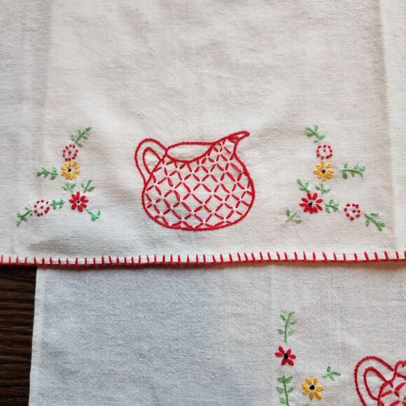 Embroidered VTG Hand Tea Towel Set of 2 Red Creamer Sugar Blanket Stitch Hem - Picture 3 of 10
